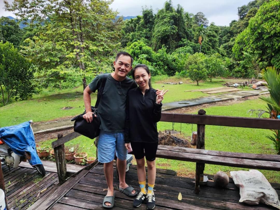 Mulu Tribal Homestay エクステリア 写真