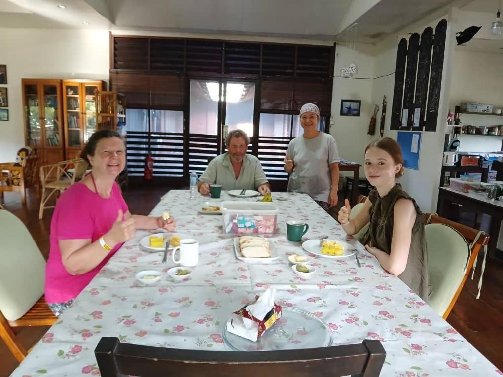 Mulu Tribal Homestay エクステリア 写真